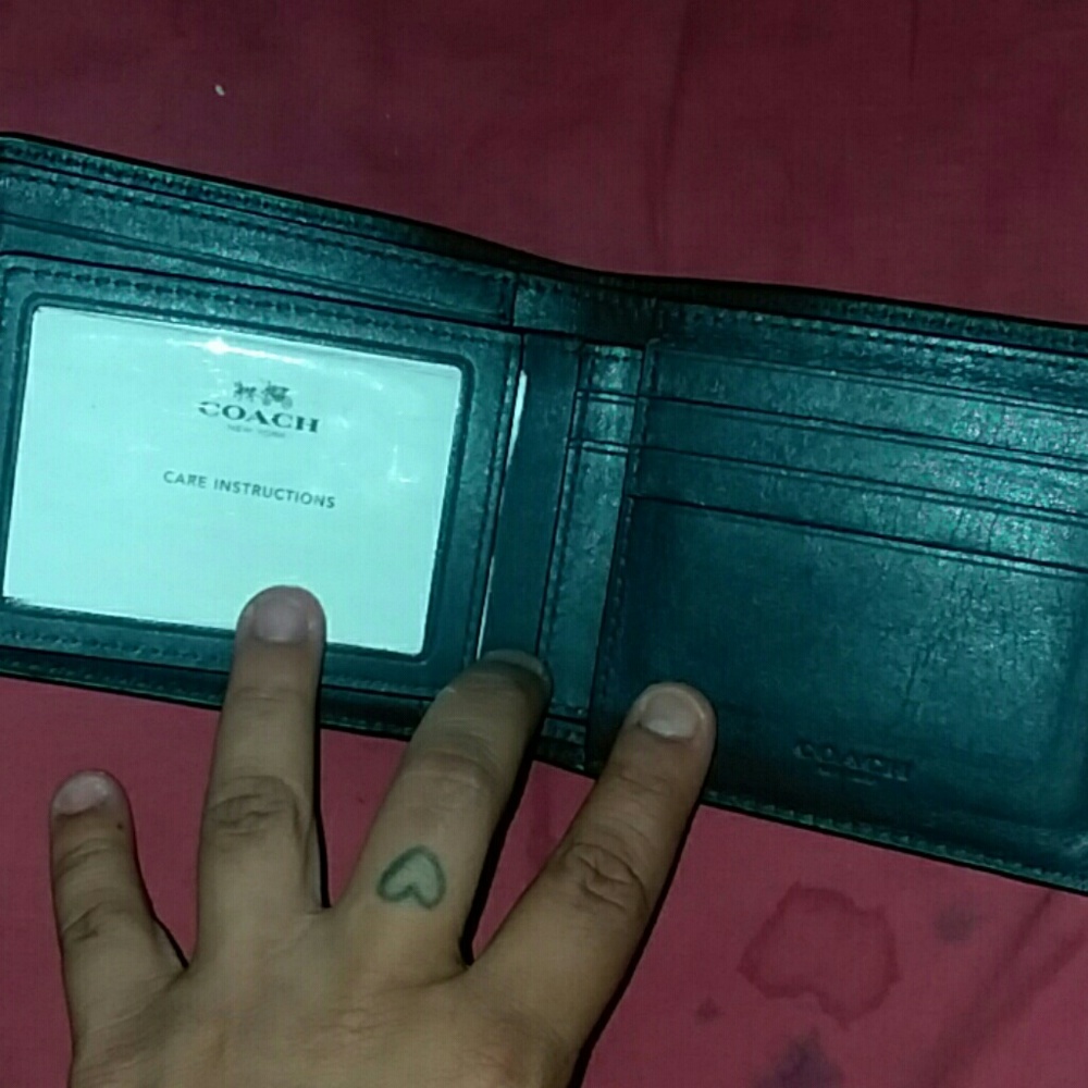 wallet - Picture 3 of 4